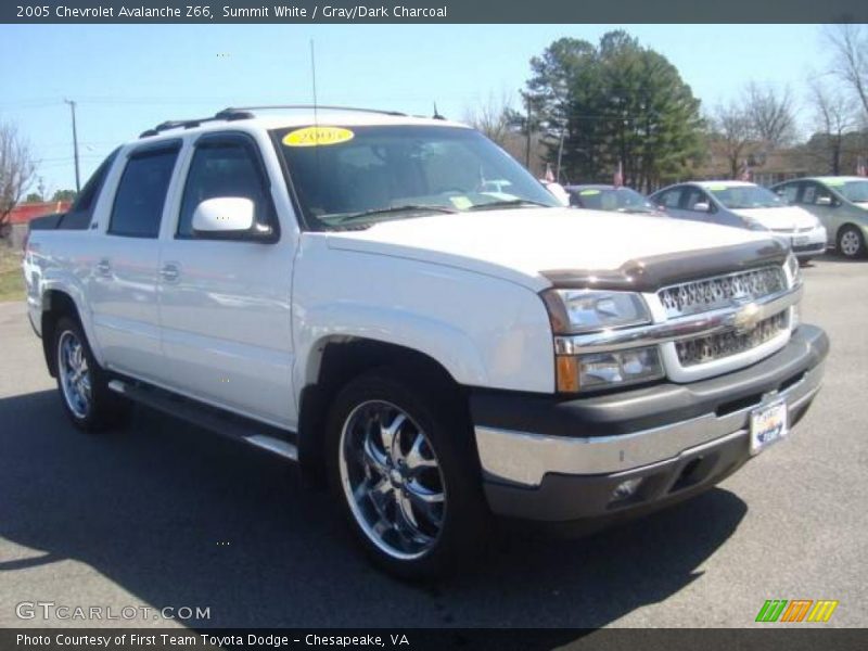 Summit White / Gray/Dark Charcoal 2005 Chevrolet Avalanche Z66