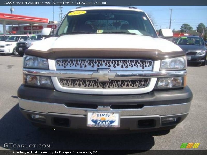 Summit White / Gray/Dark Charcoal 2005 Chevrolet Avalanche Z66