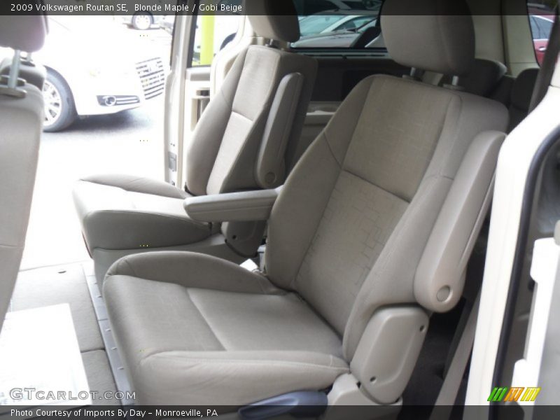 Blonde Maple / Gobi Beige 2009 Volkswagen Routan SE