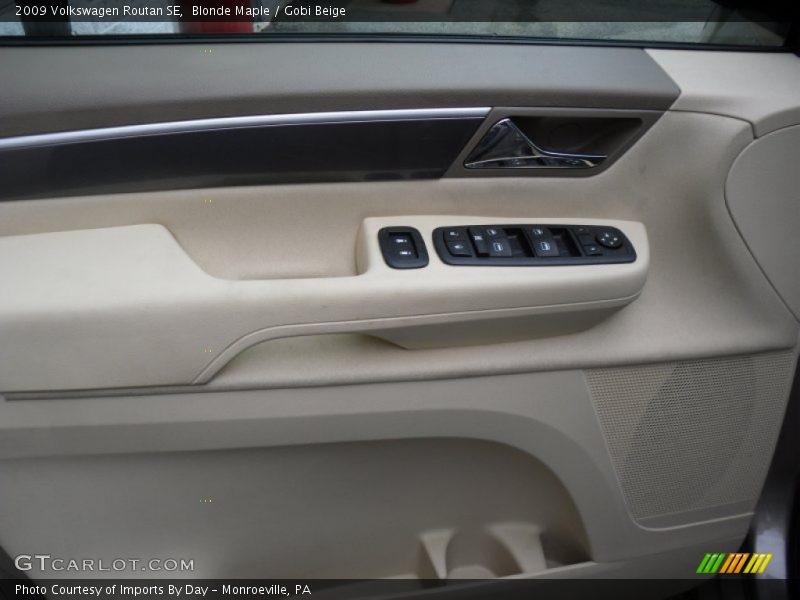 Blonde Maple / Gobi Beige 2009 Volkswagen Routan SE