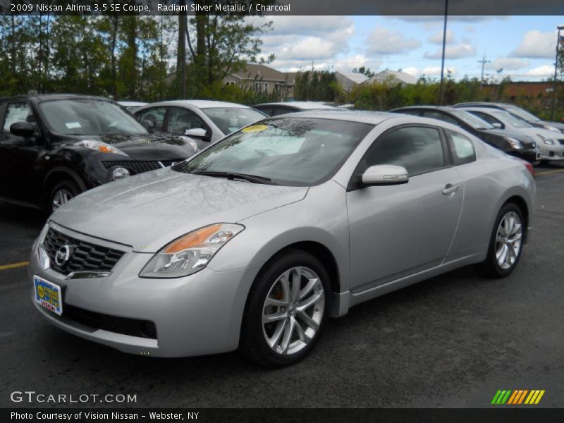 Radiant Silver Metallic / Charcoal 2009 Nissan Altima 3.5 SE Coupe