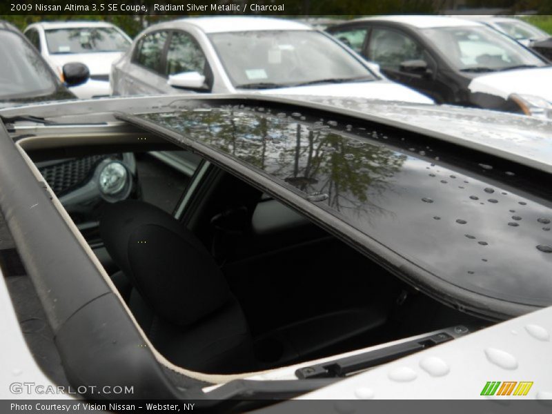 Radiant Silver Metallic / Charcoal 2009 Nissan Altima 3.5 SE Coupe