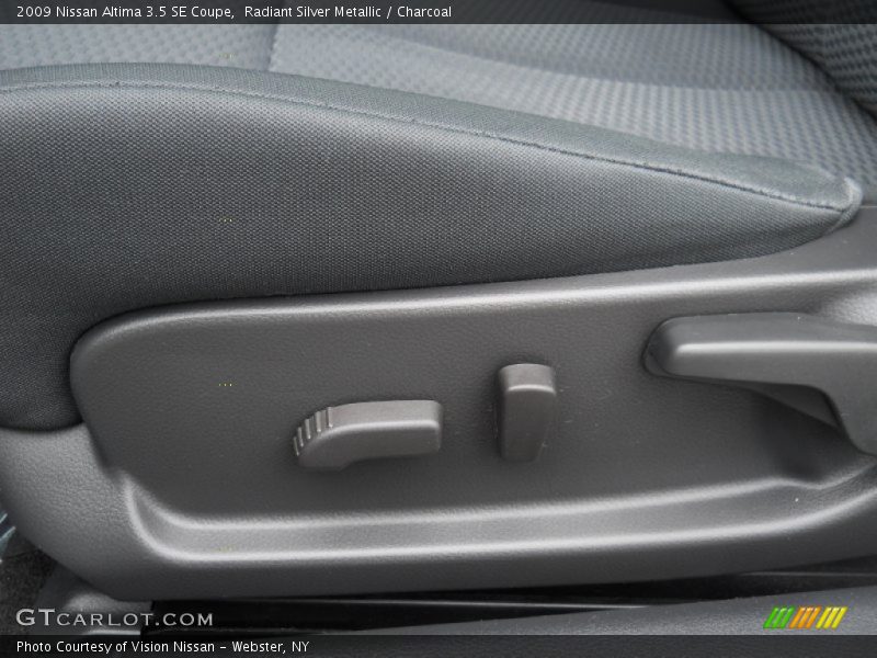 Radiant Silver Metallic / Charcoal 2009 Nissan Altima 3.5 SE Coupe