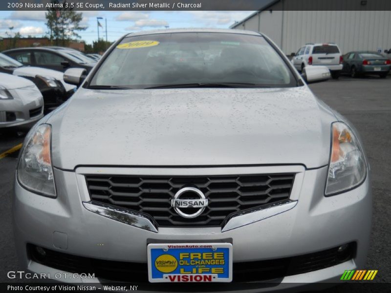 Radiant Silver Metallic / Charcoal 2009 Nissan Altima 3.5 SE Coupe