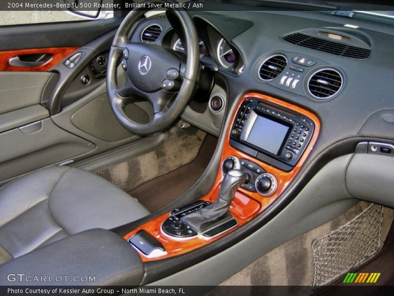 Dashboard of 2004 SL 500 Roadster