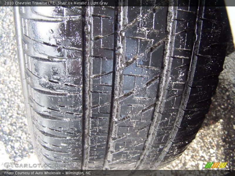 Silver Ice Metallic / Light Gray 2010 Chevrolet Traverse LTZ