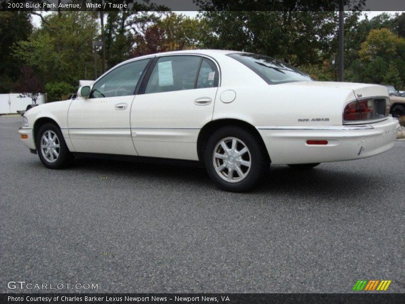 White / Taupe 2002 Buick Park Avenue