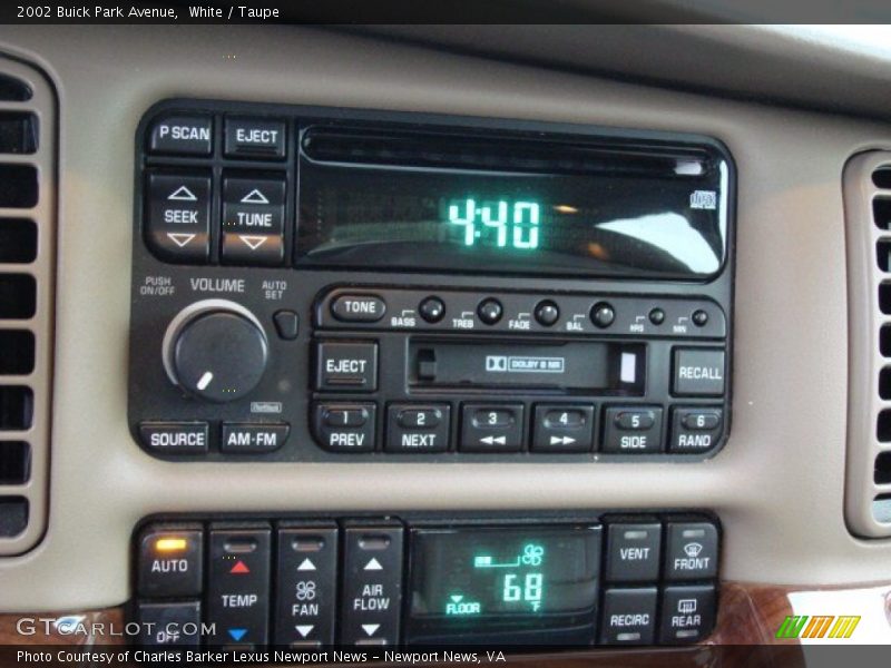 White / Taupe 2002 Buick Park Avenue