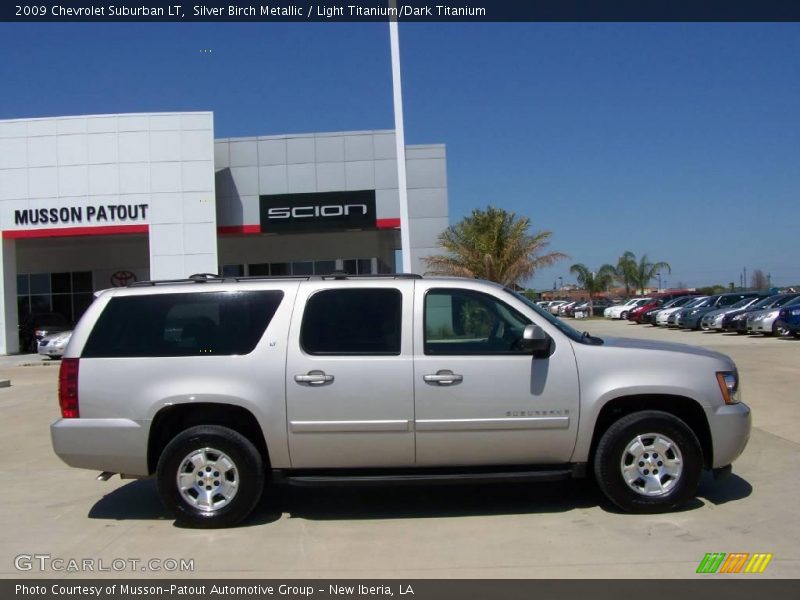 Silver Birch Metallic / Light Titanium/Dark Titanium 2009 Chevrolet Suburban LT