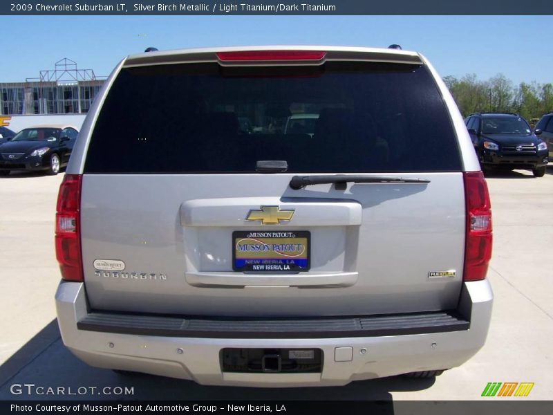 Silver Birch Metallic / Light Titanium/Dark Titanium 2009 Chevrolet Suburban LT