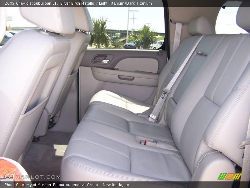 Silver Birch Metallic / Light Titanium/Dark Titanium 2009 Chevrolet Suburban LT