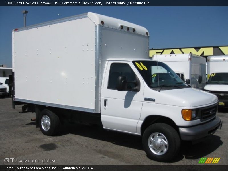 Oxford White / Medium Flint 2006 Ford E Series Cutaway E350 Commercial Moving Van