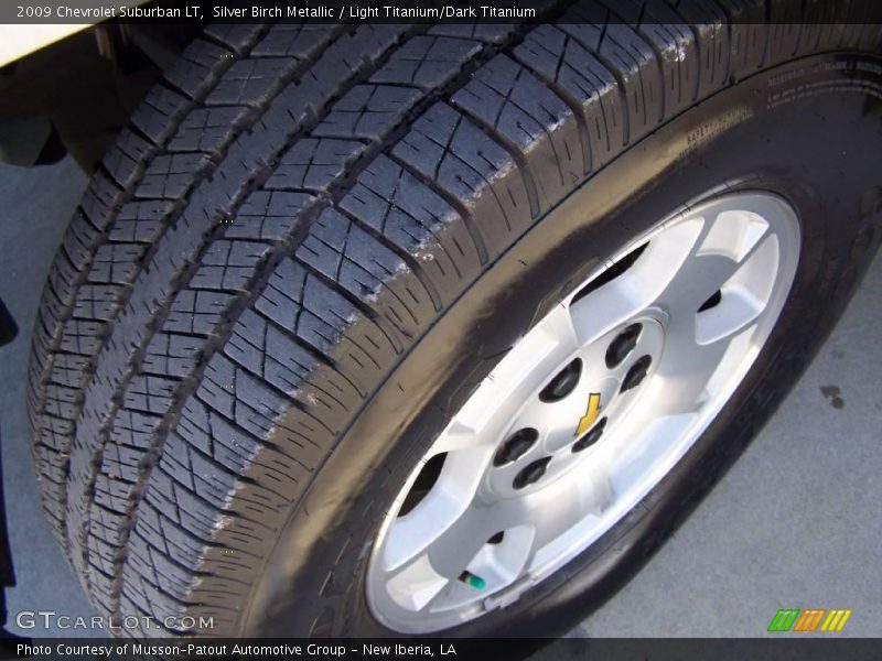Silver Birch Metallic / Light Titanium/Dark Titanium 2009 Chevrolet Suburban LT