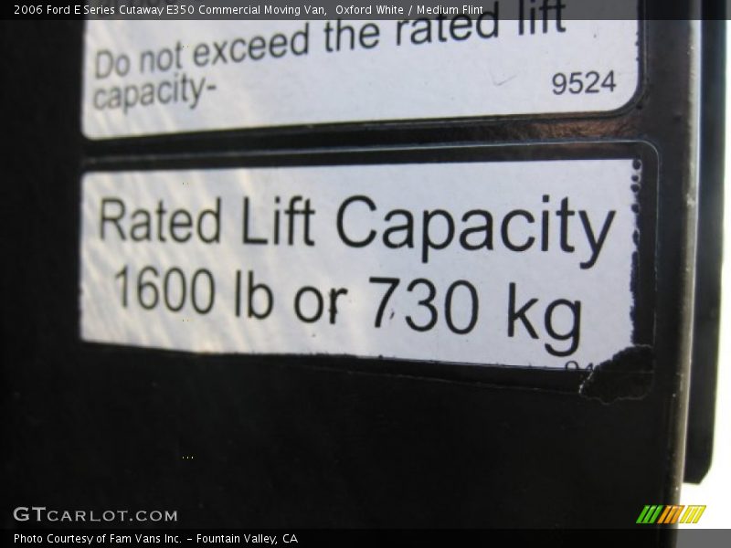 Oxford White / Medium Flint 2006 Ford E Series Cutaway E350 Commercial Moving Van