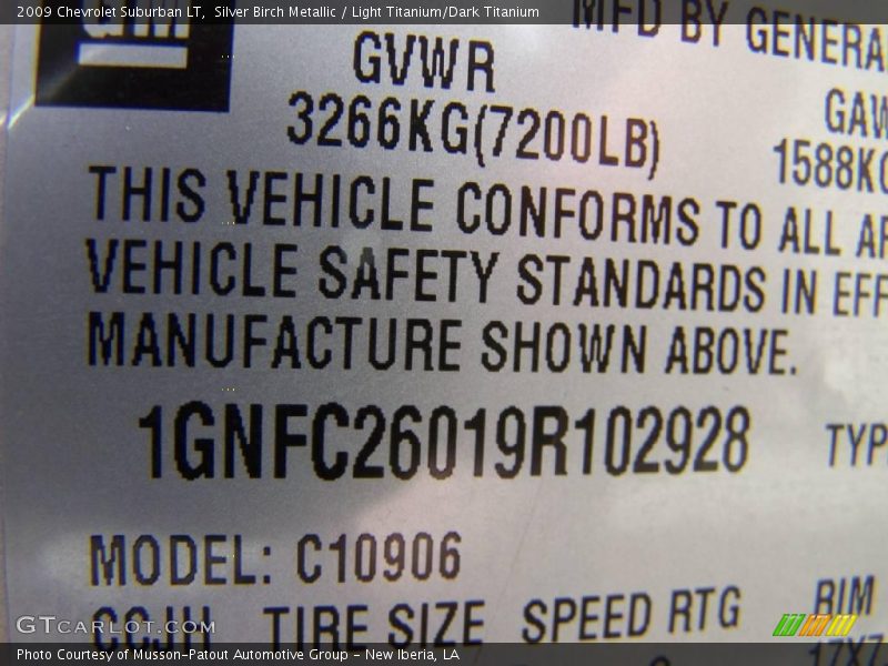 Silver Birch Metallic / Light Titanium/Dark Titanium 2009 Chevrolet Suburban LT