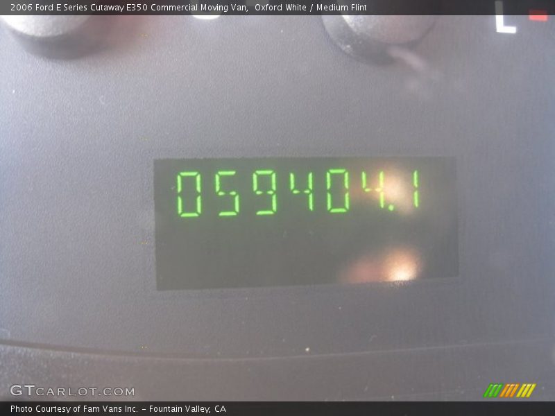Oxford White / Medium Flint 2006 Ford E Series Cutaway E350 Commercial Moving Van