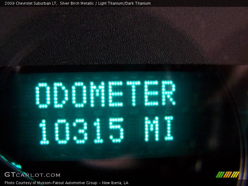 Silver Birch Metallic / Light Titanium/Dark Titanium 2009 Chevrolet Suburban LT