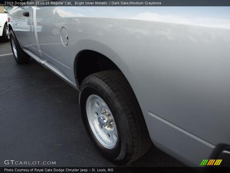 Bright Silver Metallic / Dark Slate/Medium Graystone 2009 Dodge Ram 1500 ST Regular Cab