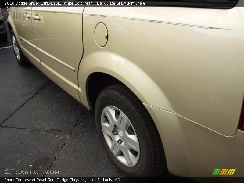 White Gold Pearl / Dark Slate Gray/Light Shale 2010 Dodge Grand Caravan SE
