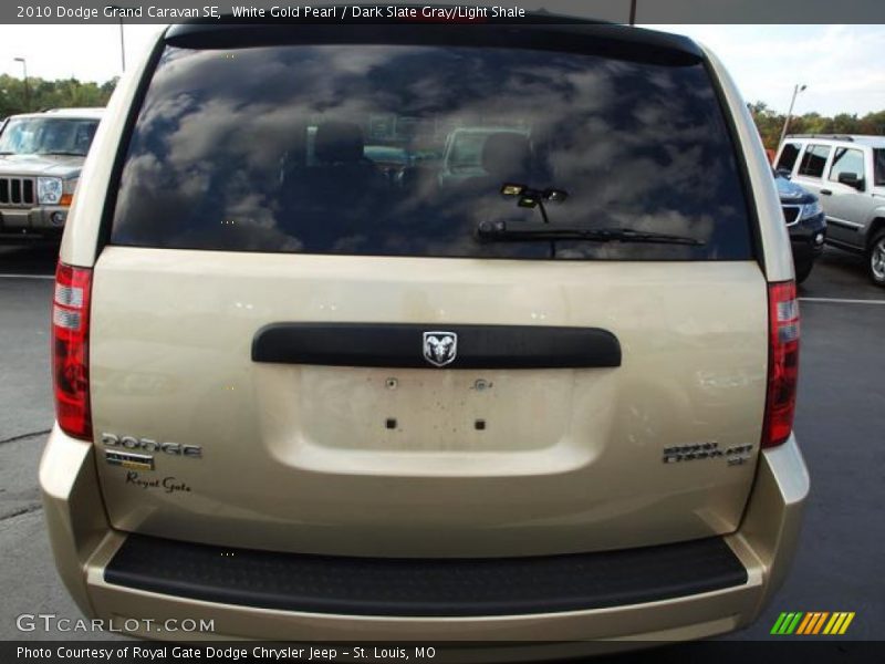 White Gold Pearl / Dark Slate Gray/Light Shale 2010 Dodge Grand Caravan SE