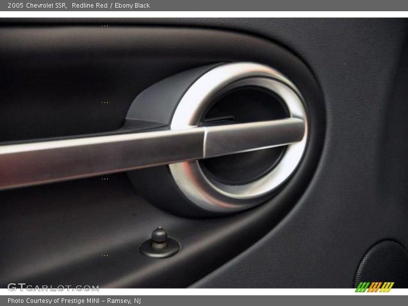 Redline Red / Ebony Black 2005 Chevrolet SSR