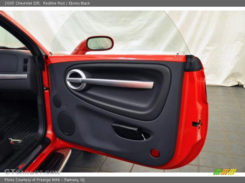 Redline Red / Ebony Black 2005 Chevrolet SSR
