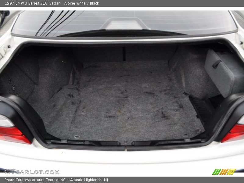  1997 3 Series 318i Sedan Trunk