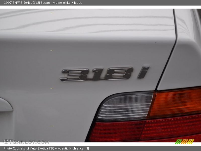 Alpine White / Black 1997 BMW 3 Series 318i Sedan