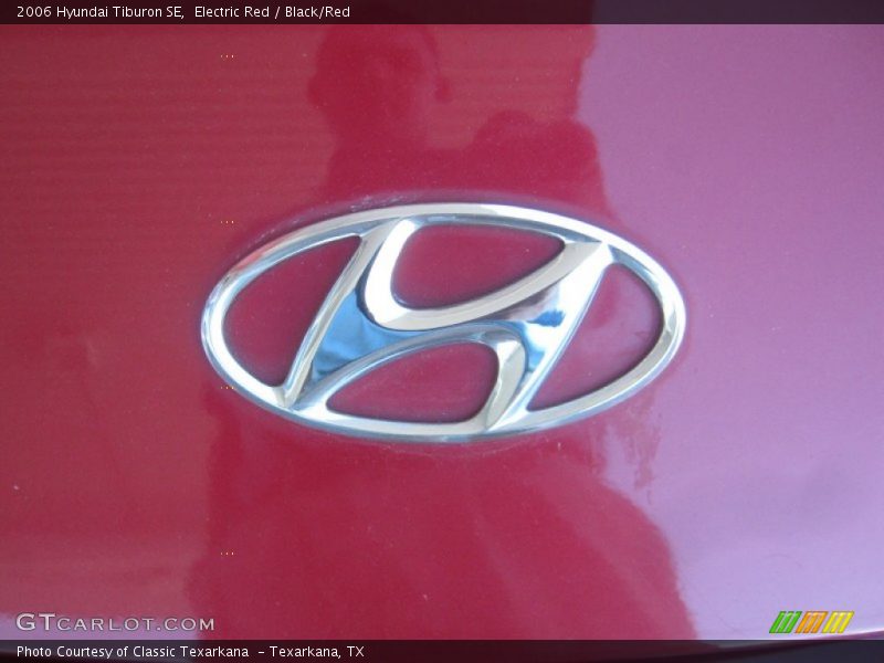 Electric Red / Black/Red 2006 Hyundai Tiburon SE