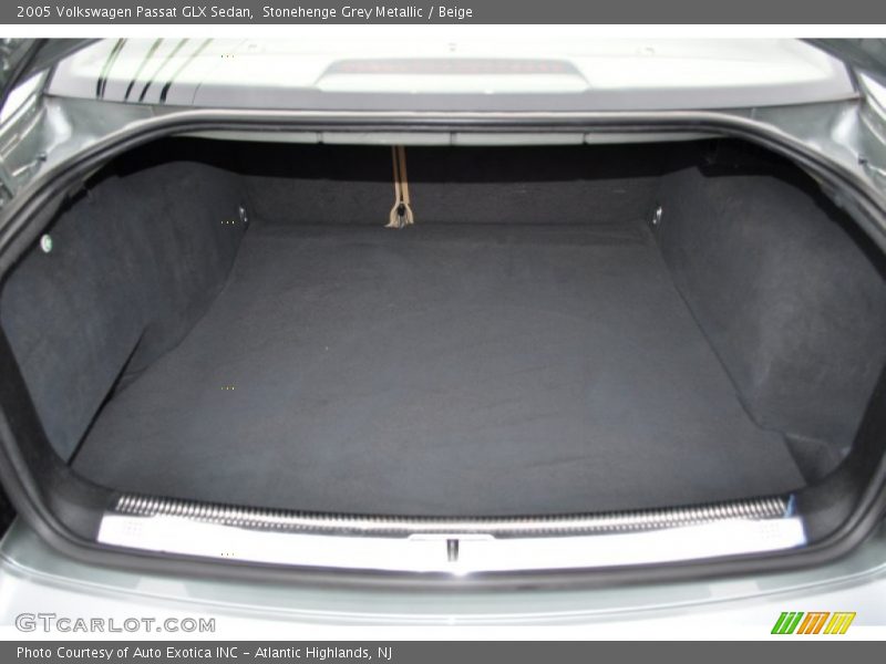  2005 Passat GLX Sedan Trunk