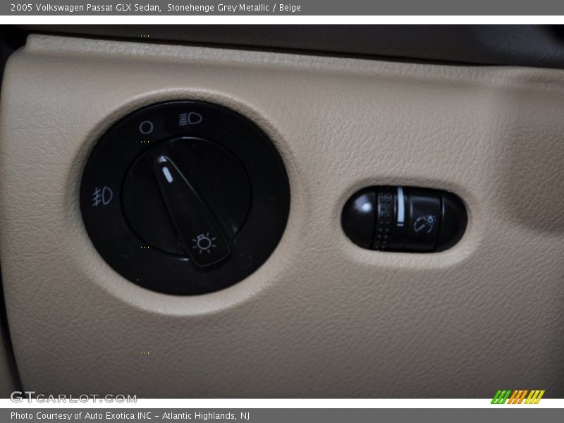 Stonehenge Grey Metallic / Beige 2005 Volkswagen Passat GLX Sedan