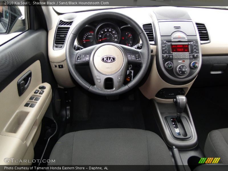 Shadow Black / Sand/Black Houndstooth Cloth 2010 Kia Soul !