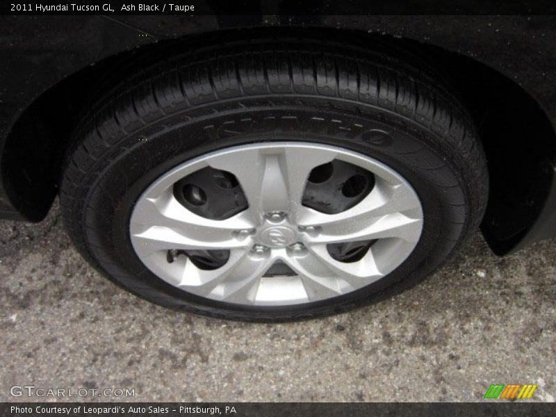 Ash Black / Taupe 2011 Hyundai Tucson GL