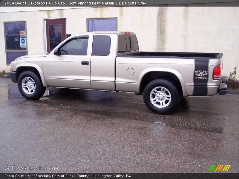 Light Almond Pearl Metallic / Dark Slate Gray 2004 Dodge Dakota SXT Club Cab
