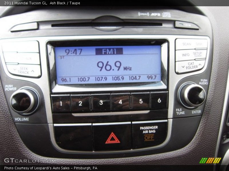 Ash Black / Taupe 2011 Hyundai Tucson GL