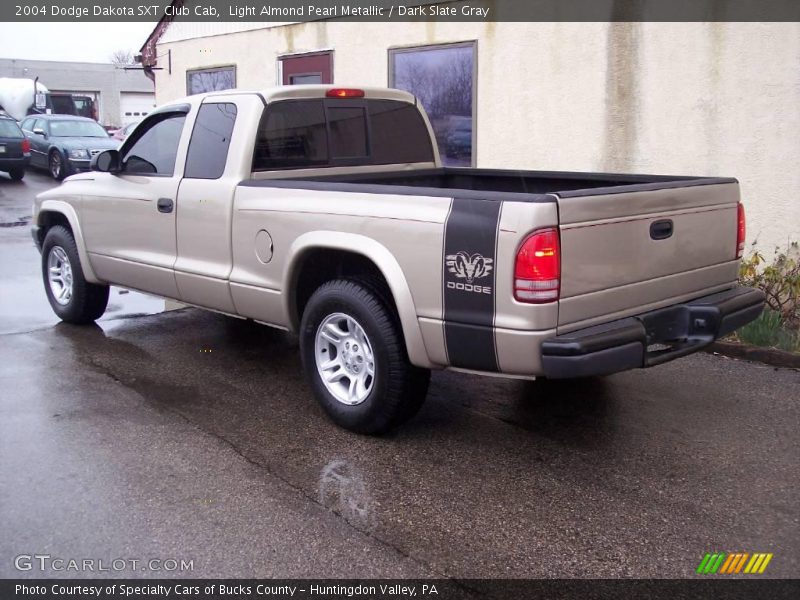 Light Almond Pearl Metallic / Dark Slate Gray 2004 Dodge Dakota SXT Club Cab