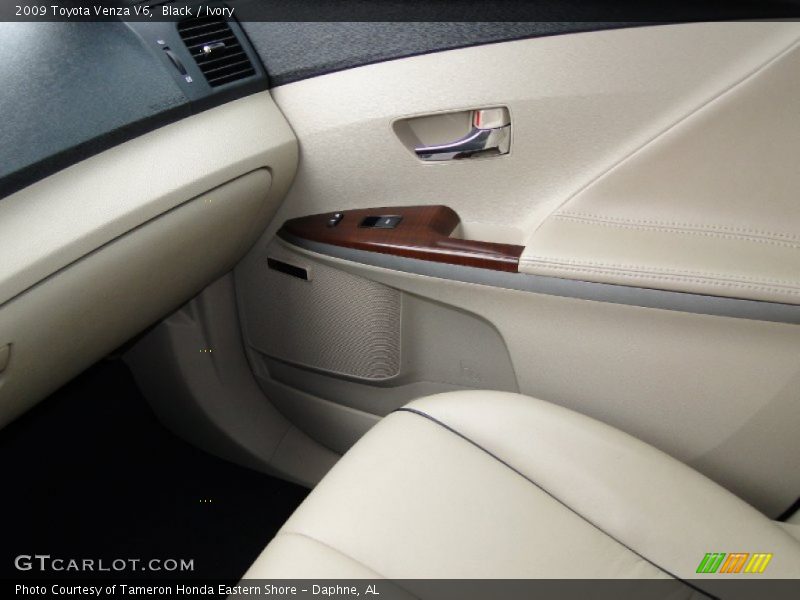 Black / Ivory 2009 Toyota Venza V6