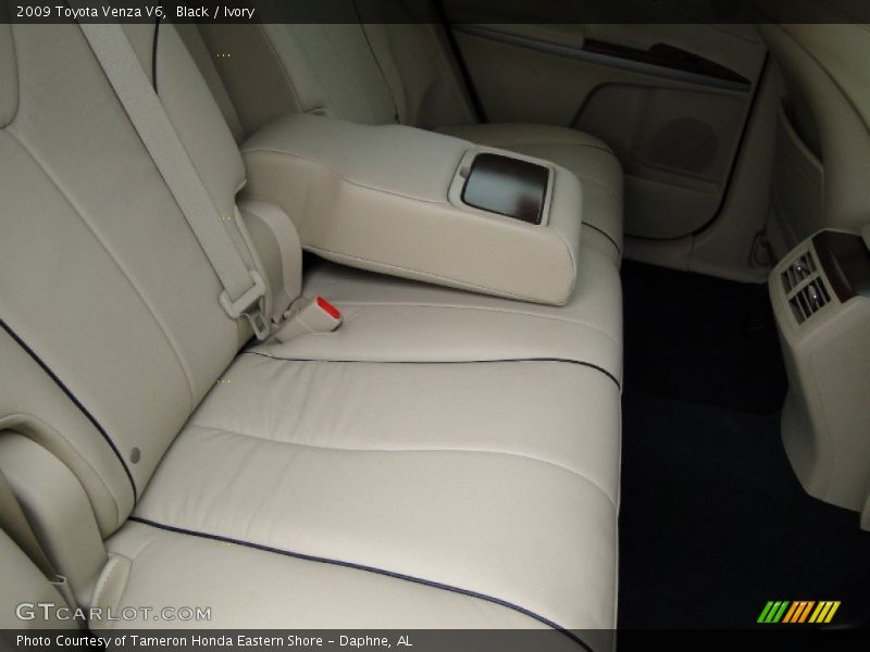 Black / Ivory 2009 Toyota Venza V6