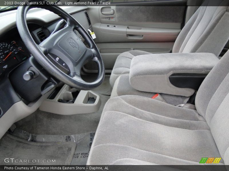  2003 Dakota SLT Club Cab Taupe Interior