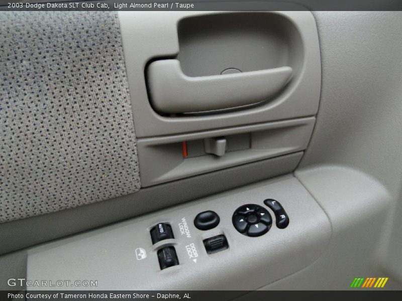Light Almond Pearl / Taupe 2003 Dodge Dakota SLT Club Cab
