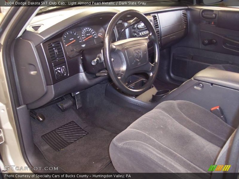 Light Almond Pearl Metallic / Dark Slate Gray 2004 Dodge Dakota SXT Club Cab