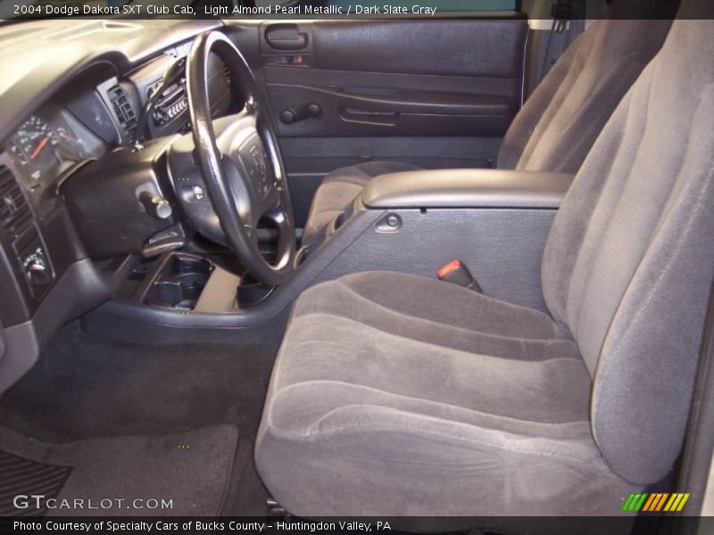 Light Almond Pearl Metallic / Dark Slate Gray 2004 Dodge Dakota SXT Club Cab