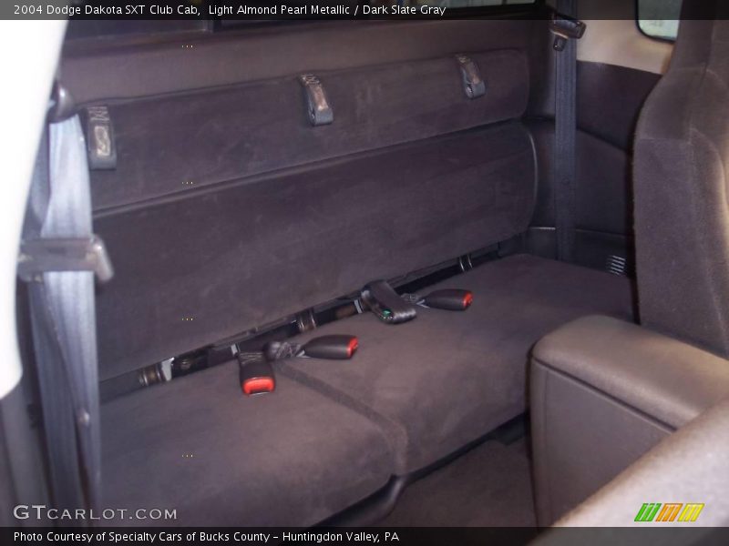 Light Almond Pearl Metallic / Dark Slate Gray 2004 Dodge Dakota SXT Club Cab