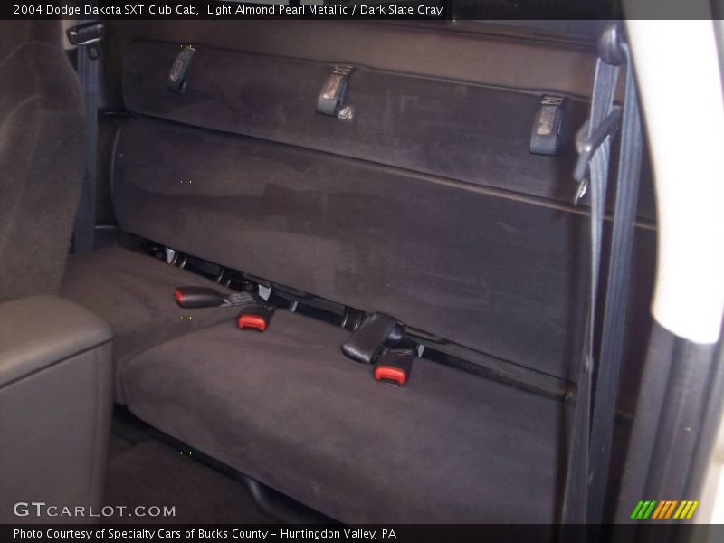 Light Almond Pearl Metallic / Dark Slate Gray 2004 Dodge Dakota SXT Club Cab