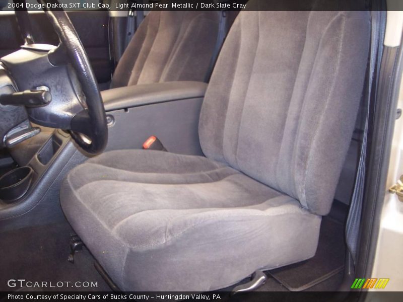 Light Almond Pearl Metallic / Dark Slate Gray 2004 Dodge Dakota SXT Club Cab