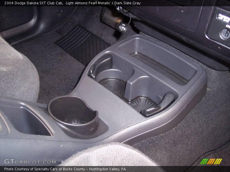 Light Almond Pearl Metallic / Dark Slate Gray 2004 Dodge Dakota SXT Club Cab