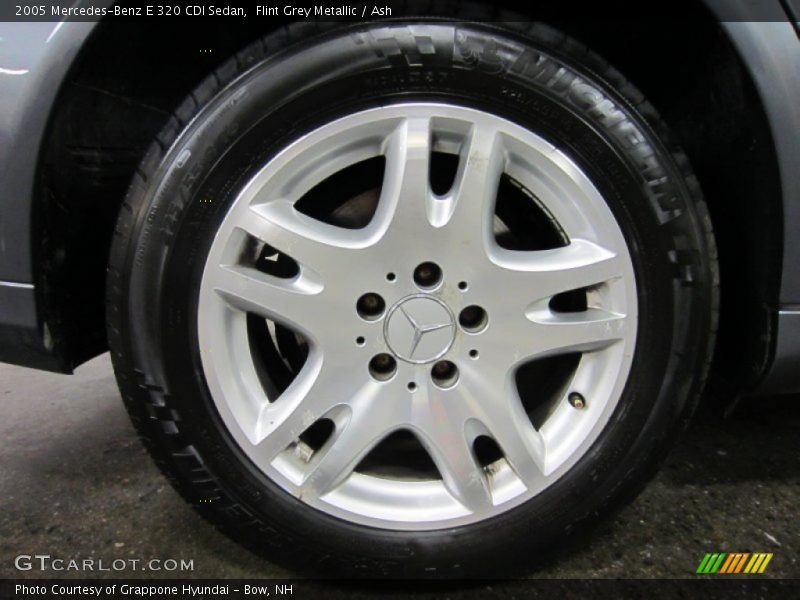  2005 E 320 CDI Sedan Wheel