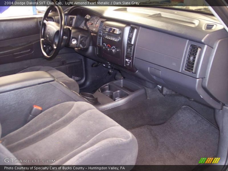 Light Almond Pearl Metallic / Dark Slate Gray 2004 Dodge Dakota SXT Club Cab