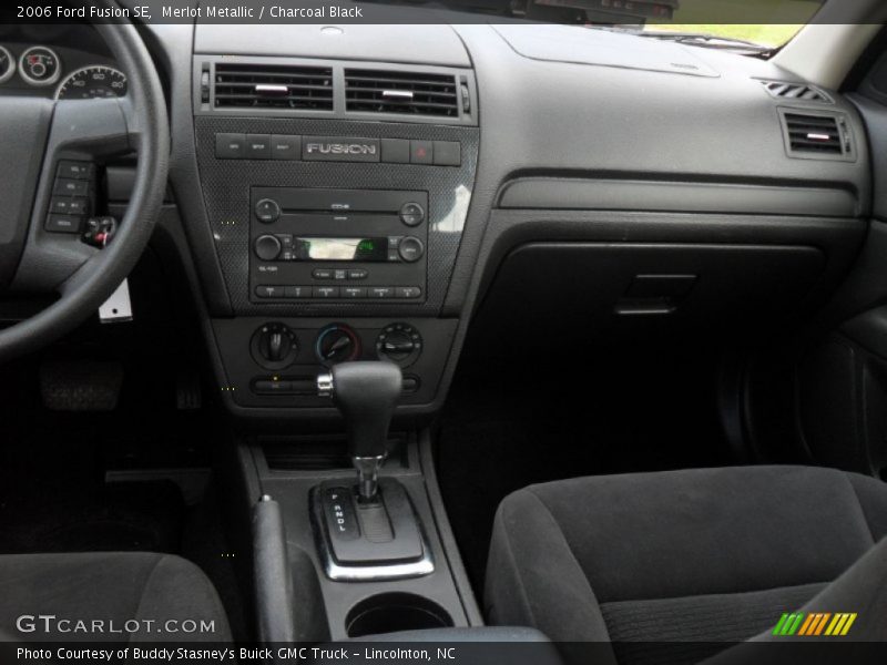 Merlot Metallic / Charcoal Black 2006 Ford Fusion SE