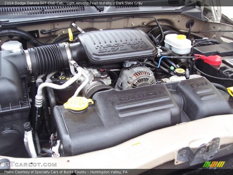 Light Almond Pearl Metallic / Dark Slate Gray 2004 Dodge Dakota SXT Club Cab